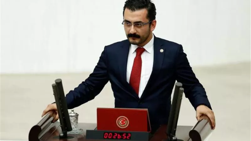 برلماني تركي عن أردوغان وحكومته..كل هذه الحثالة ستنتهي