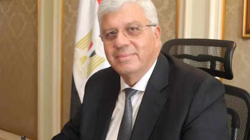 وزير التعليم العالي يهنئ البابا تواضروس الثاني بعيد الميلاد المجيد