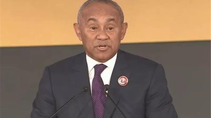 أحمد أحمد مهدد باﻹستبعاد من الـ”كاف”