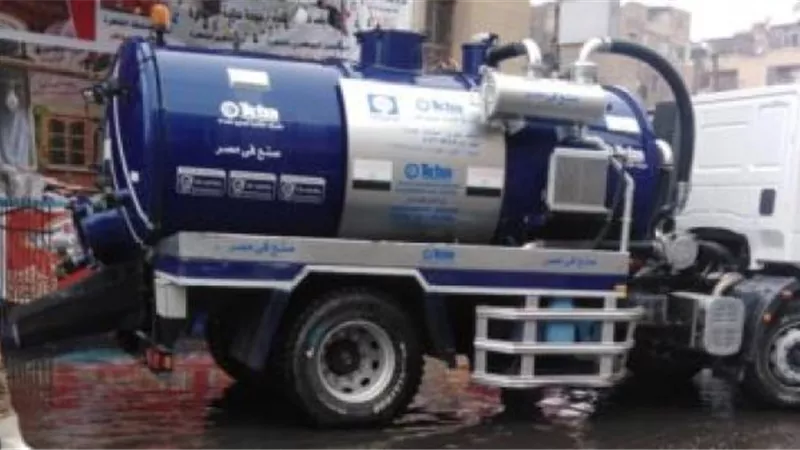 انتشار معدات القابضة للمياه بالقاهرة والجيزة للتعامل مع الأمطار