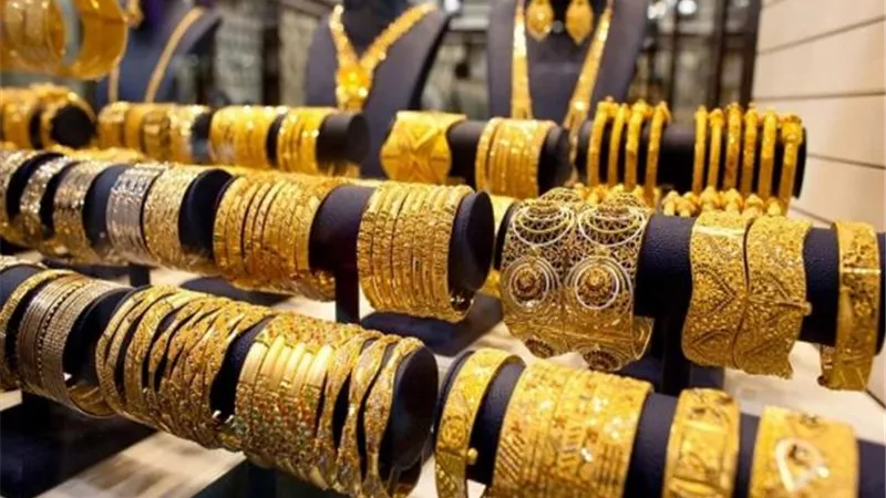 الذهب يتقهقر والجرام الواحد يفقد 34 جنيها .. تعرف على الأسعار