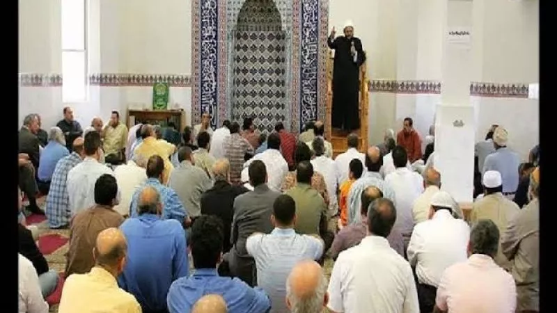 بث مباشر.. شعائر صلاة الجمعة اليوم من مسجد السيدة رقية