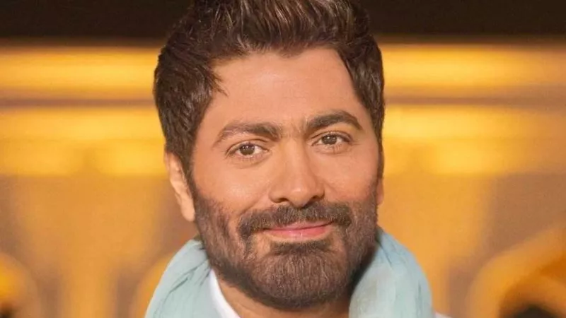 شاهد مفاجأة تامر حسني لمعجبيه في «دبي»