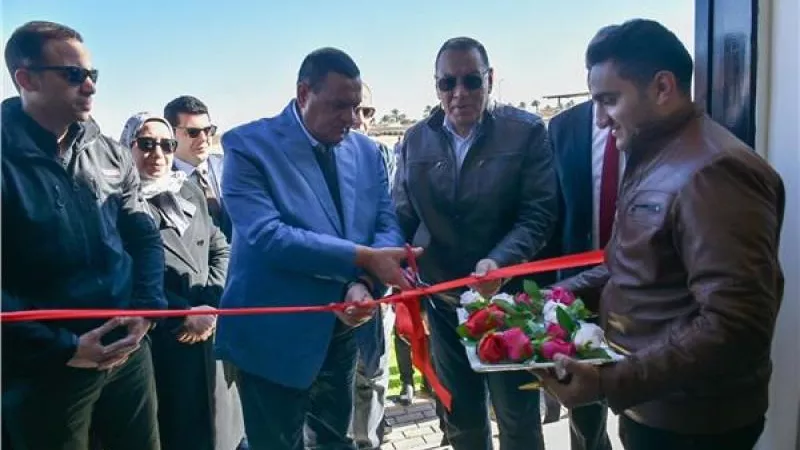 بالصور.. وزير التنمية المحلية ومحافظ الشرقية يفتتحان المدفن الصحى الآمن ببلبيس