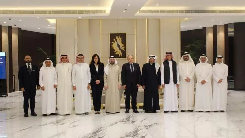تفاصيل لقاءات وزير الصناعة مع قيادات وممثلي مجتمع الأعمال بالبحرين