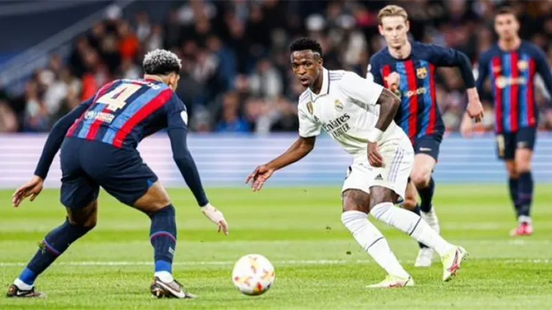 كلاسيكو ناري بين ريال مدريد وبرشلونة في نهائي السوبرالإسباني غدا