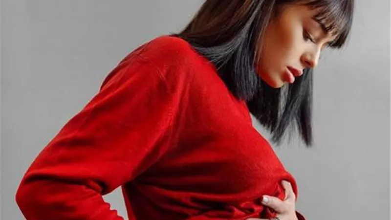 ممثلة شهيرة تعلن عن حملها دون زواج: وعدني وغدر بيا