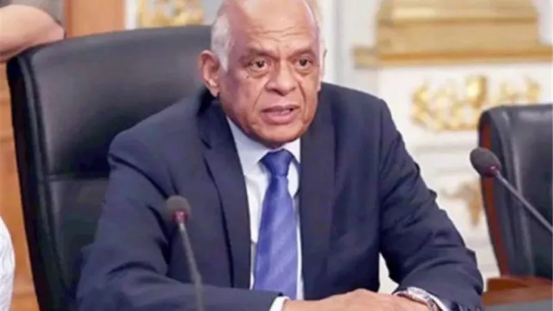 بكلمات مؤثرة.. «عبد العال» يُنعي رئيس الوزراء البحريني