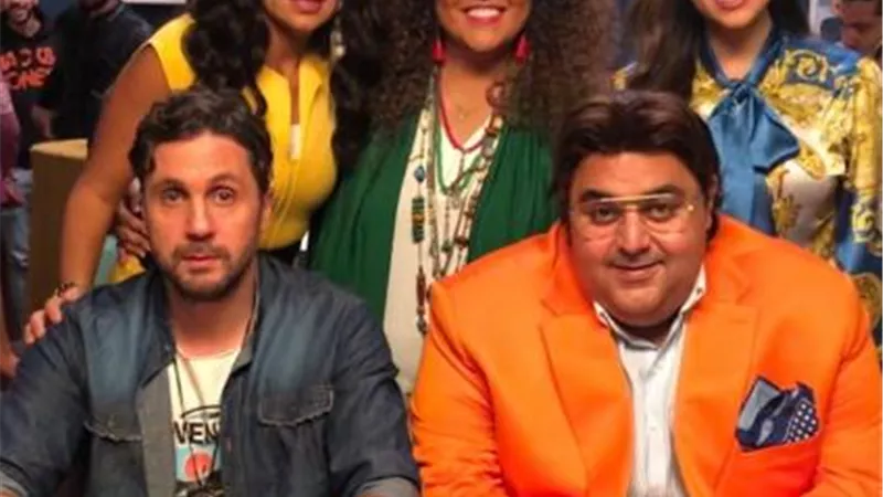 أكرم حسني يهنىء أبطال الجزء الثاني لمسلسل ”اللعبة 2”: مبروك حبايبي
