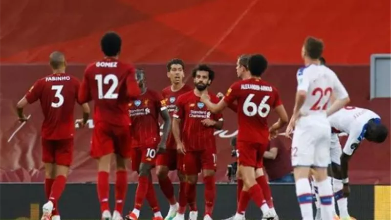 صدمة جديدة لليفربول بعد إصابة نجم الفريق مع منتخب بلاده