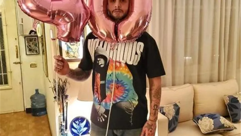 صور.. هكذا احتفل أحمد الفيشاوي بعيد ميلاده الـ 40 وسط عائلته