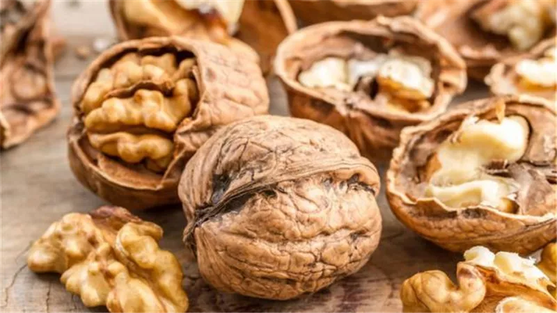الجوز.. الحل السحري لمحاربة ارتفاع ضغط الدم