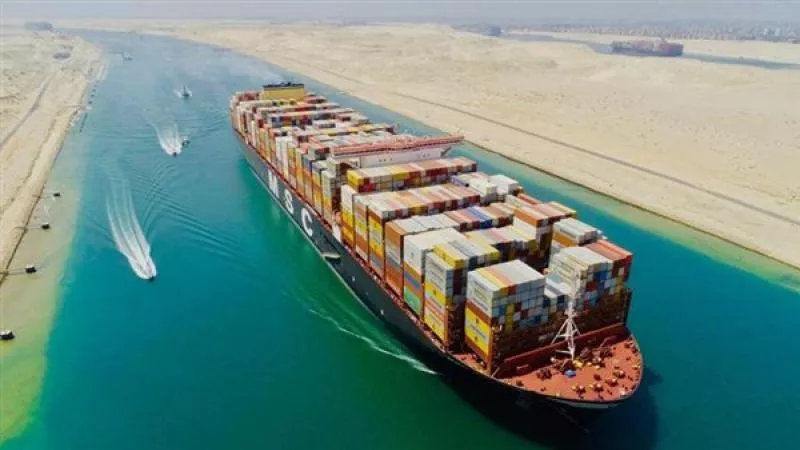 أول تعليق من رئيس قناة السويس على «توريق عائداتها الدولارية»
