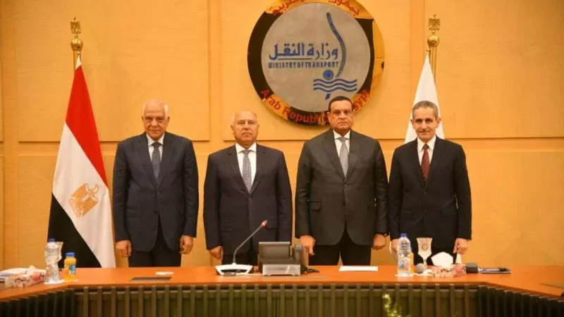 «النقل» توقع بروتوكولي تعاون مع محافظتي الجيزة والغربية .. تفاصيل