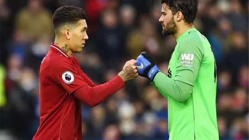 مخاوف في ليفربول بعد إصابة نجم منتخب البرازيل بكورونا