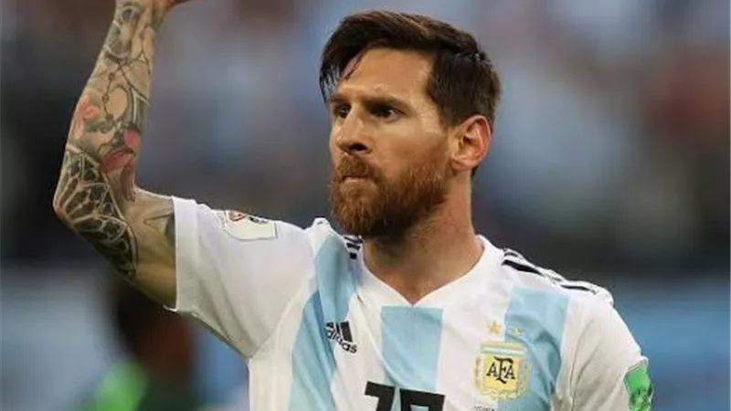 ميسي يقود هجوم الأرجنتين أمام باراجوي بتصفيات أمريكا الجنوبية