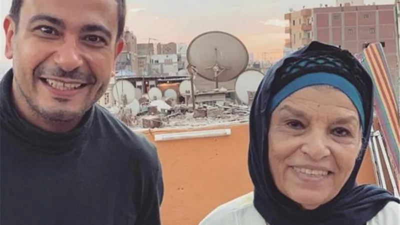 محمد نجاتي: ”كل الإحترام والتقدير للفنانة العظيمة إنعام سالوسة