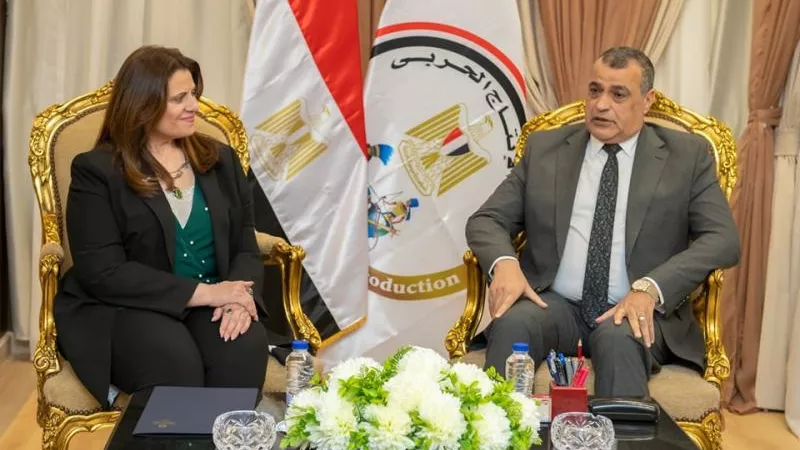 تعاون بين وزارتي الإنتاج الحربي والهجرة لدعم المصريين بالخارج.. تفاصيل
