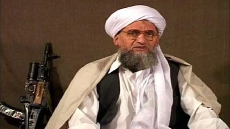 عاجل.. أنباء عن وفاة زعيم تنظيم القاعدة «أيمن الظواهري»