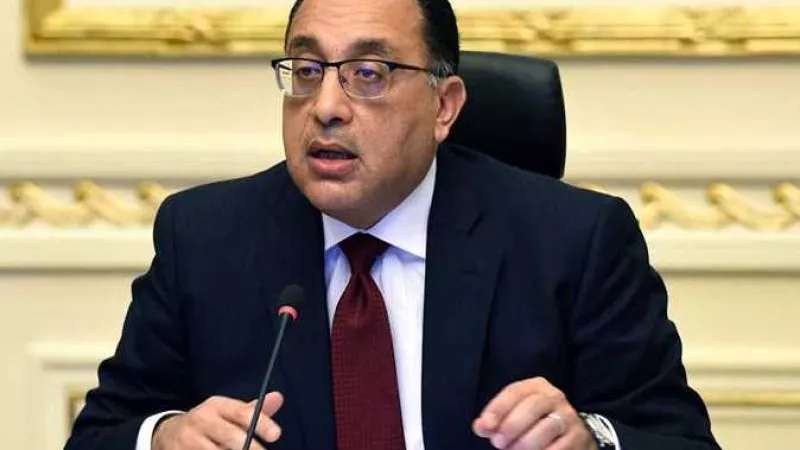 بعد هجوم «البرلمان» على وزير التموين .. جولة مفاجئة لـ«مدبولي» لمعارض السلع الغذائية بأسوان