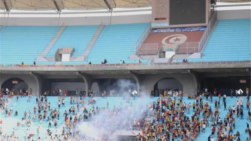 عاجل.. إلغاء مباراة الأهلى و الترجي بعد ”شغب التوانسة”