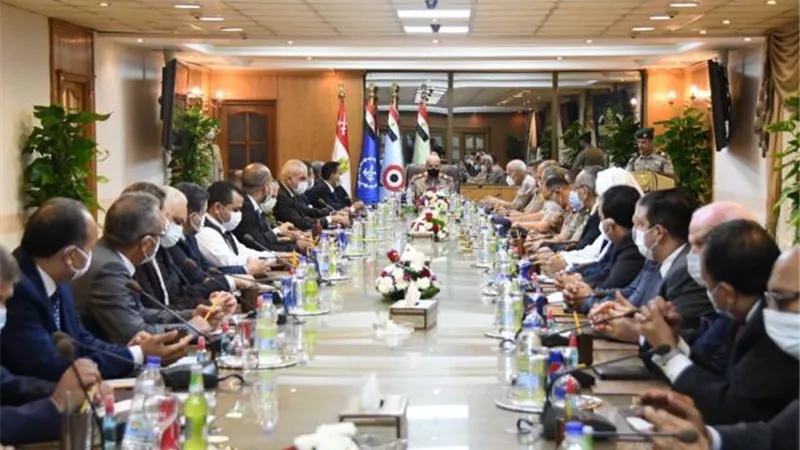 وزير الدفاع يلتقى وفدا من لجنة الدفاع والأمن القومى بمجلس النواب