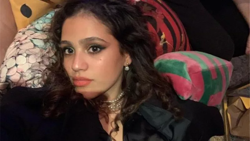 جنا نجلة عمرو دياب بإطلالة مثيرة عبر ”انستجرام”