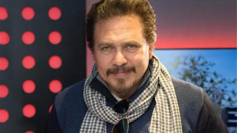 محمد رياض يصور أولى مشاهد مسلسل ”حلم” مع المخرج حسني صالح
