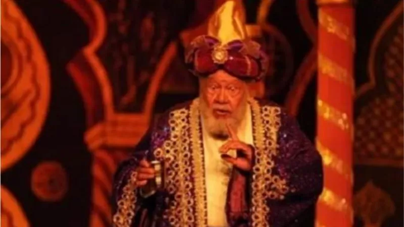 ياما فى الجراب يا حاوى.. نكشف تفاصيل مسرحية يحيى الفخرانى الجديدة