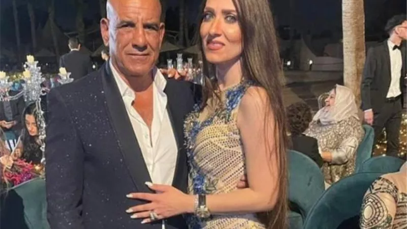 محمد لطفي يغازل زوجته على طريقته الخاصة: الحب الحب