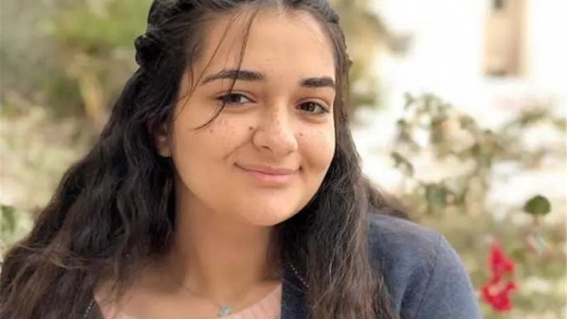 ملك أحمد زاهر تجسد شخصية فتاة من أسرة بسيطة فى ”الفارس”