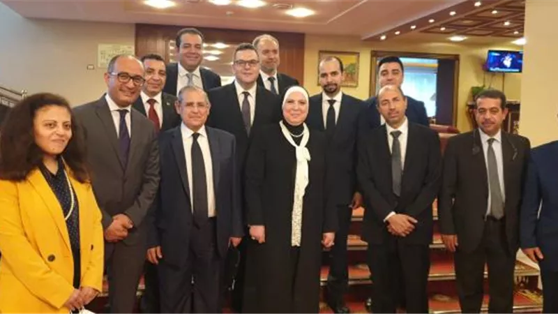 وزيرة التجارة والصناعة تبحث مع عدد من الشركات الروسية تعزيز استثماراتها فى السوق المصرى