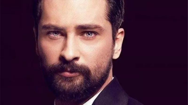 بطل مسلسل «الطبيب المعجزة» يثير الجدل برقصة مع زملائه
