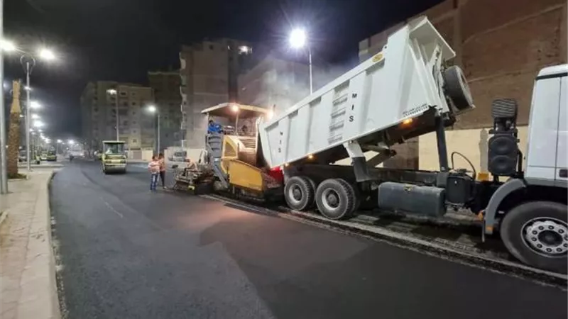 بتكلفة 26 مليون جنيه.. رصف عدد من المحاور المرورية الهامة بالجيزة