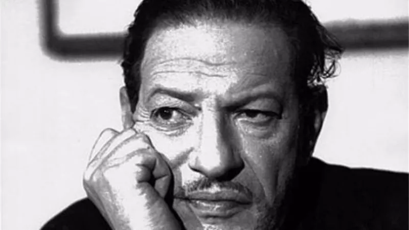 امرأتان في حياة ”الضاحك الباكي” نجيب الريحاني.. تعرف إليهن