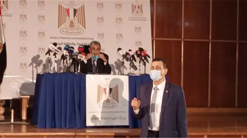 شاكر: تقديم طلبات العدادات الكودية إلكترونيا من يوليو المقبل