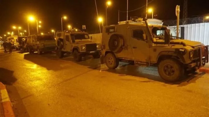 نبأ عاجل .. قوات الاحتلال الإسرائيلي تقتحم مدينة الخليل جنوب الضفة الغربية