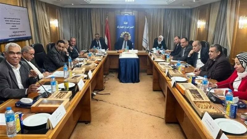 لجنة مشتركة بين «الضرائب» و«اتحاد الصناعات» لإنهاء المشكلات الضريبية