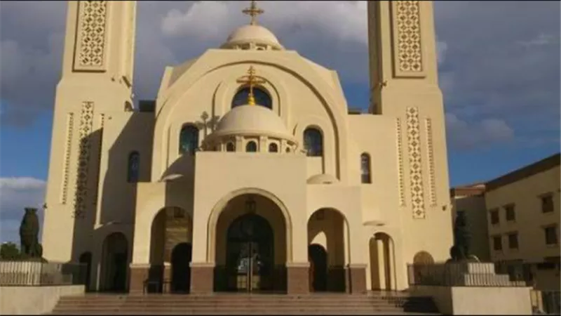 الأقباط يتحدون كورونا ويحتفلون بمولد مار جرجس بالأقصر