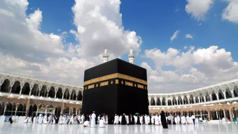 حقيقة وقف تنظيم شركات السياحة للعمرة