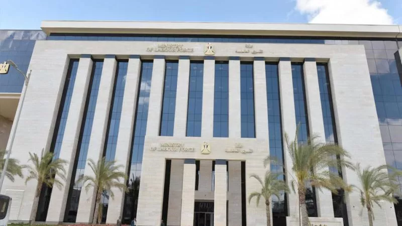 مديرية العمل بالأقصر  تبحث آليات تطوير الأداء في خدمة المواطنين