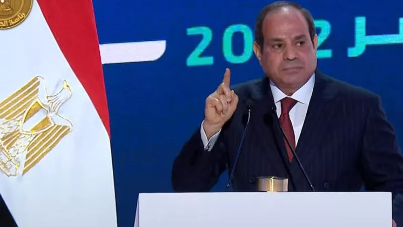 الرئيس السيسي عن أزمة ضبط الأسواق: الحلول موجودة وبتعتمد علينا كلنا