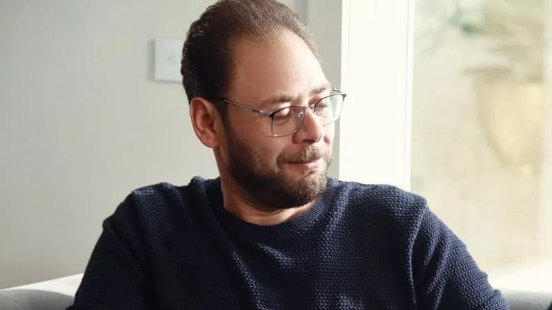محمد على رزق يروج لشخصيته فى مسلسل ”حدوتة منسية”