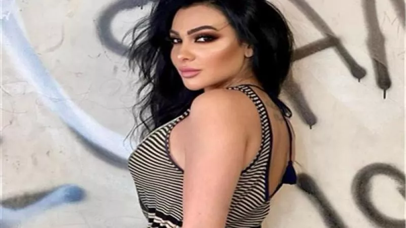 ميرهان حسين تفسخ خطوبتها قبل أيام من حفل الزفاف
