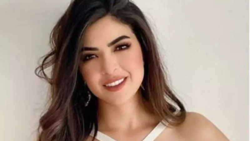 ميرنا جميل موظفة في كوافير حريمي بالحي الشعبي