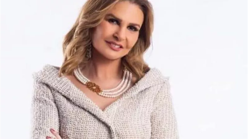 يسرا تحتفل بجائزة أحسن ممثلة من مهرجان القنوات الفضائية: محبة الناس رزق