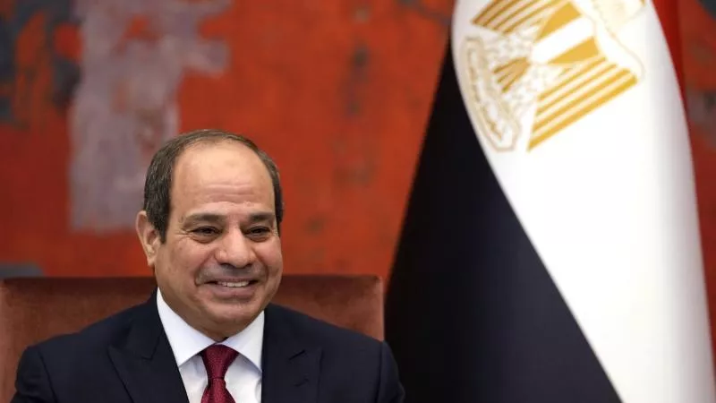 الرئيس السيسي يصدق على قانون حوافز مشروعات الهيدروجين الأخضر