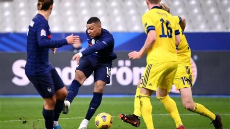 دوري الأمم الأوروبية.. فرنسا تحقق ريمونتادا وتفوز على السويد (4/2)