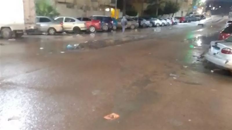عاجل .. أمطار غزيرة تصل إلى حد السيول تضرب الإسكندرية