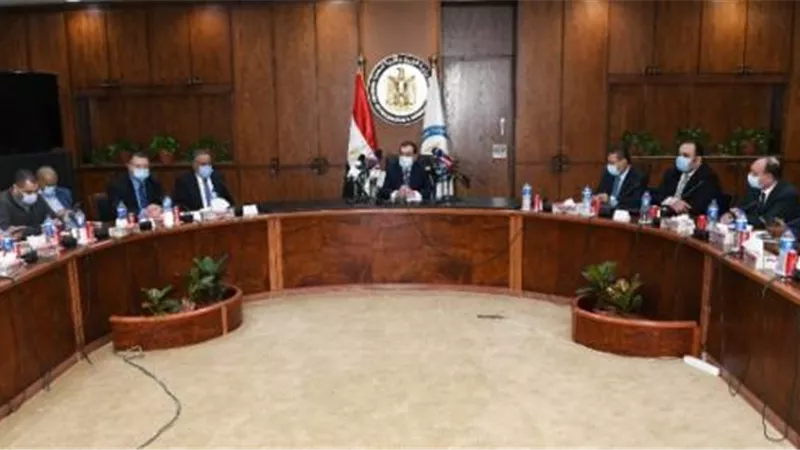 طارق الملا وزير البترول:طرح مزايدة عالمية جديدة للبحث عن 10 معادن